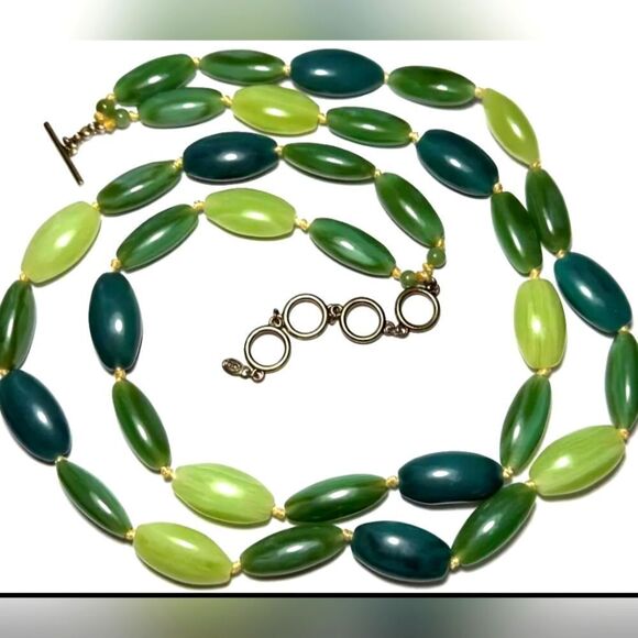 Monet Jewelry - Multi Bead Green Tones Sage Collar 18"-20" Vtg
